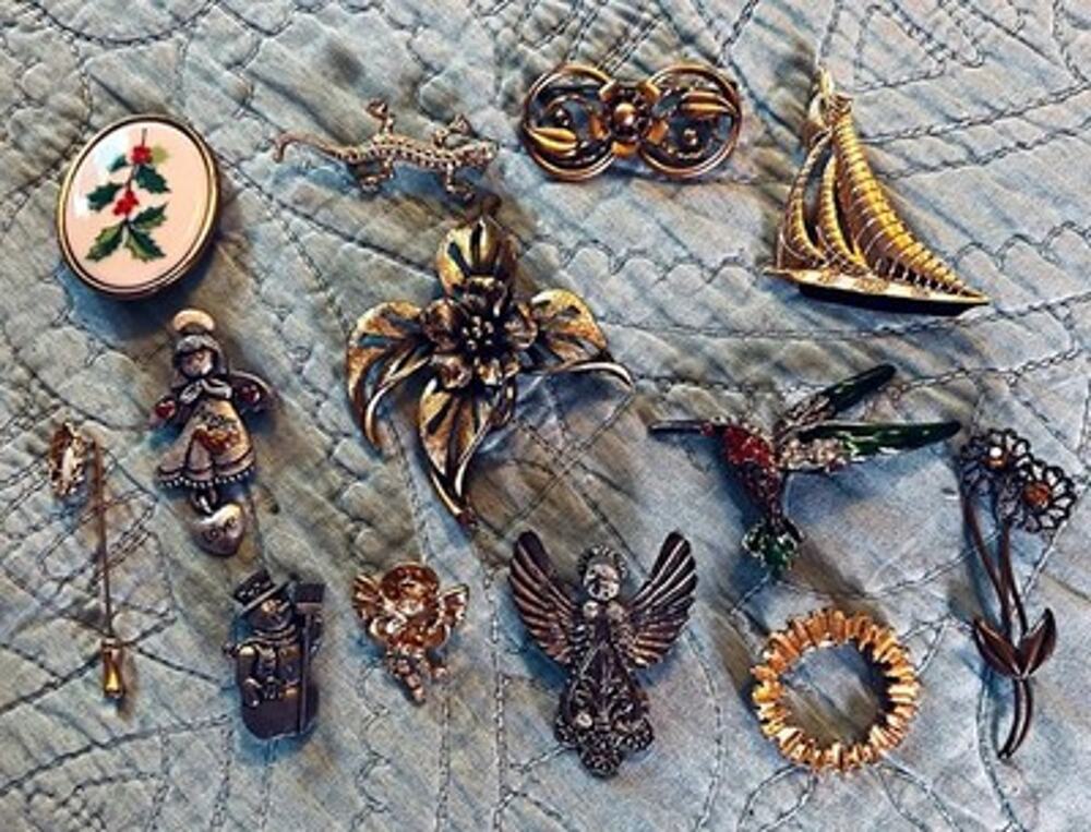 13 Pc Vintage Brooch Pin Collection - Pewter Angels, Lizard, Snowman, Stickpin